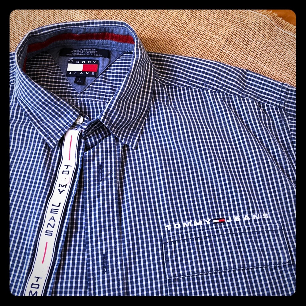 Vintage style TOMMY JEANS CASUAL SHIRT w SPELL OUT